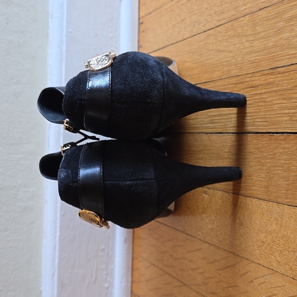 Vince Camuto, Velino Black Ankle Boots, Leather, EUC, Women's 10 - Picture 4 of 16